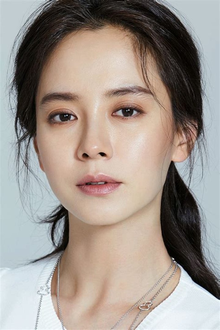 Song Ji-hyo Biography, Age, Height, Husband, Net Worth, Family