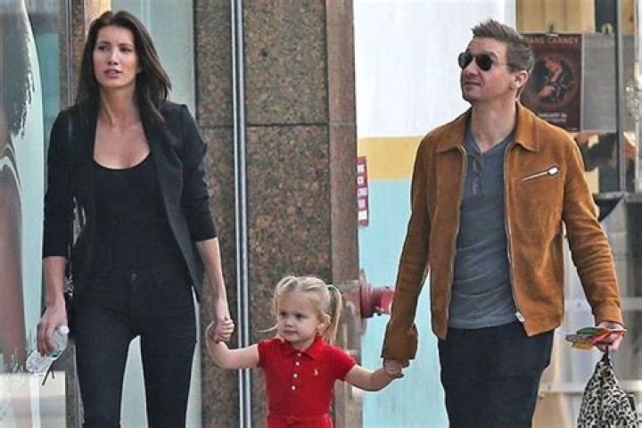 Who is Sonni Pacheco? Wiki, Biography, Net worth, Husband, Kids, Age, Height, Parents & More