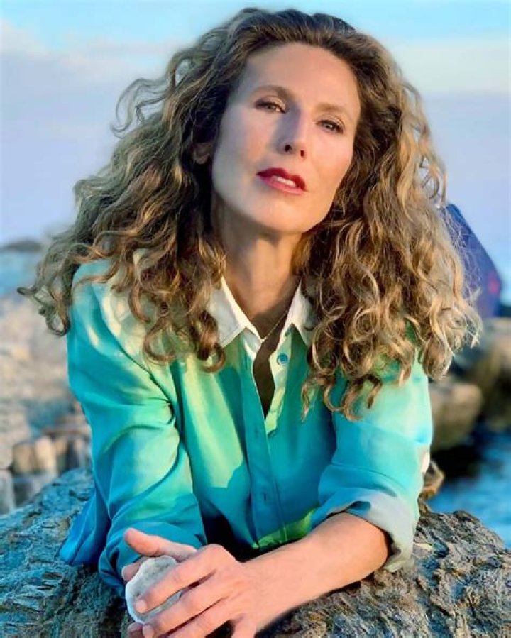 Sophie B. Hawkins Biography, Age, Height, Husband, Net Worth, Family