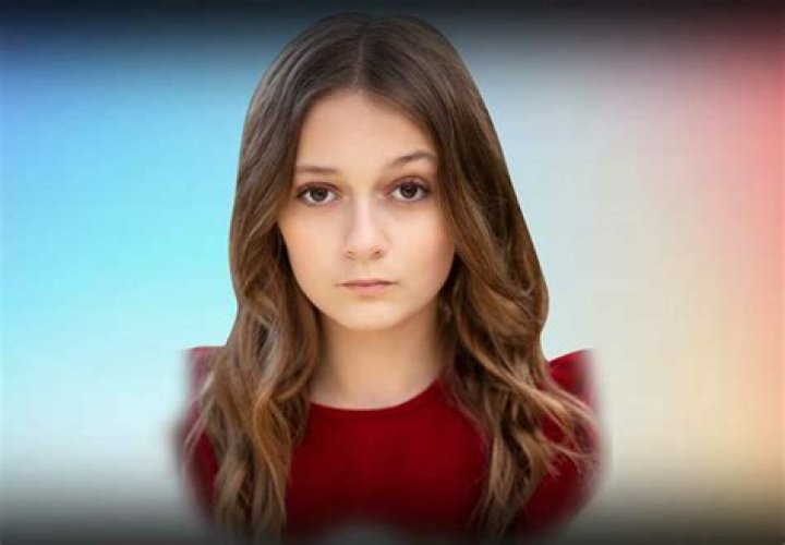 Sophie Fergi Biography | Age, Wiki, Net worth, Bio, Height, Mother|