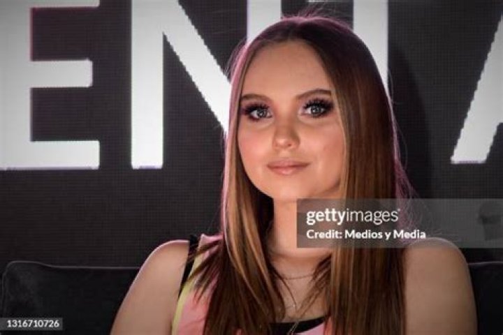 Sophie Lemongrass (Cantante Pop) - Edad, cumpleaños, biografía, hechos, familia, patrimonio neto, altura y más