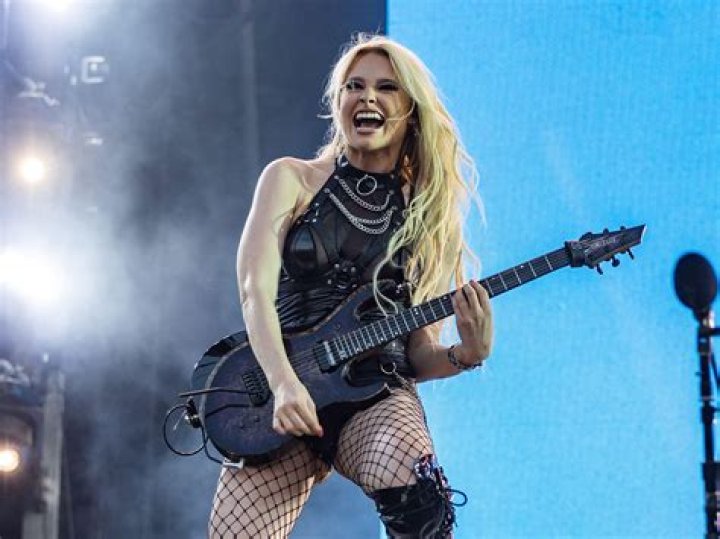 Astrology Birth Chart of Sophie Lloyd (Guitarist) 2024