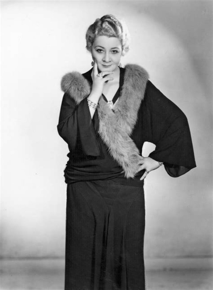 Sophie Tucker (Stage Actress) - Age, Birthday, Bio, Facts, Family, Net Worth, Height & More