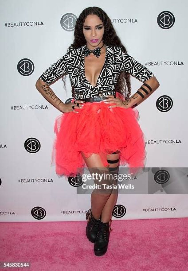 Spankie Valentine (YouTube Star) - Age, Birthday, Bio, Facts, Family, Net Worth, Height & More