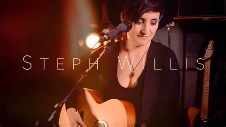 Steph Willis (YouTube Star) - Age, Birthday, Bio, Facts, Family, Net Worth, Height & More