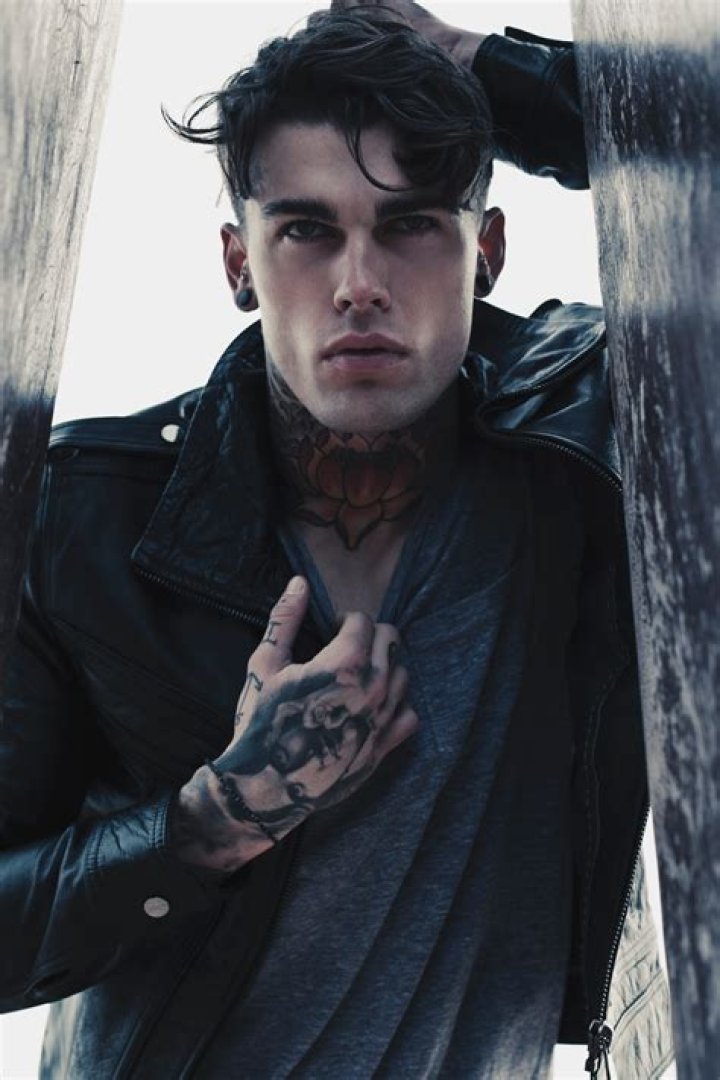 Stephen James Biography, Age, Height, Wife, Net Worth, Family
