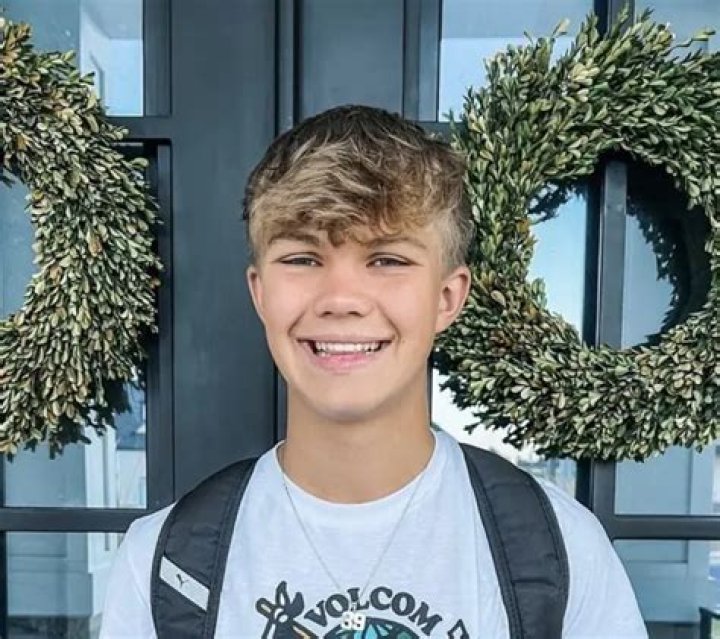Stephen Yeager (YouTube Star) - Age, Birthday, Bio, Facts, Family, Net Worth, Height & More