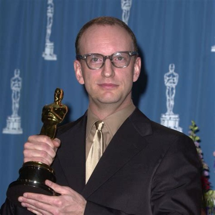 Steven Soderbergh Biography, Age, Height, Wife, Net Worth, Family