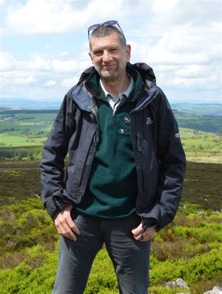 Stewart Ainsworth Biography, Age, Height, Wife, Net Worth, Family