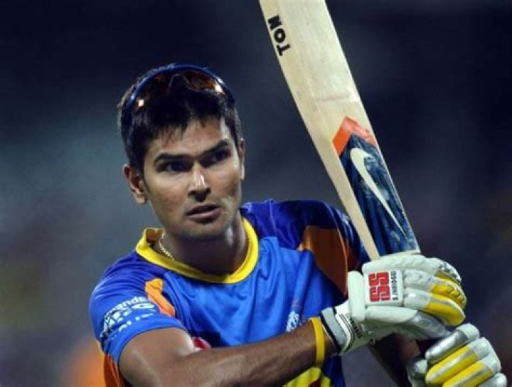 Subramaniam Badrinath (Cricket Player) - Age, Birthday, Bio, Facts, Family, Net Worth, Height & More