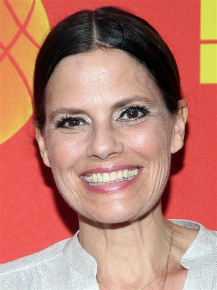 Suzanne Cryer Biography, Age, Height, Husband, Net Worth, Family