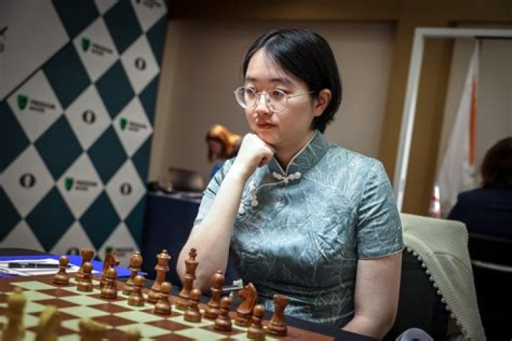 Tan Zhongyi Biography, Age, Height, Husband, Net Worth, Family