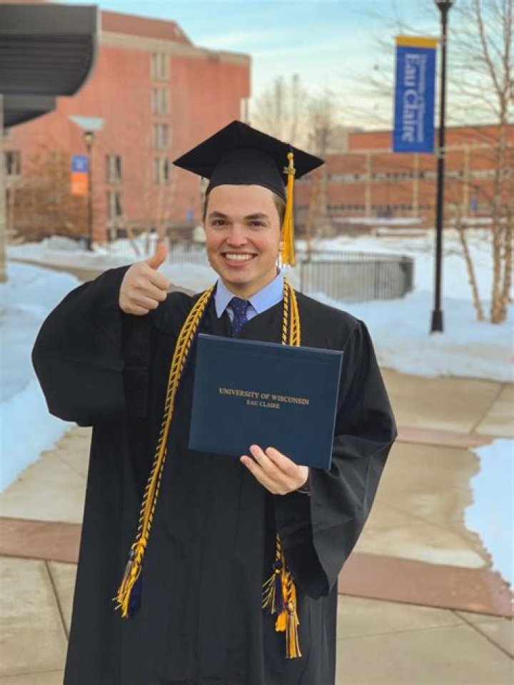 Tanner Thompson Biography, Age, Height, Wife, Net Worth, Family