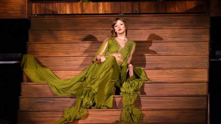 Taylor Swift Asks Fans Not to Throw Things on Stage as She Performs in Argentina: ‘It Freaks Me Out’