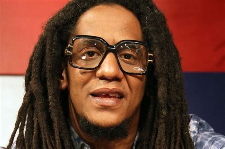 Tego Calderón (Rapper) - Age, Birthday, Bio, Facts, Family, Net Worth, Height & More