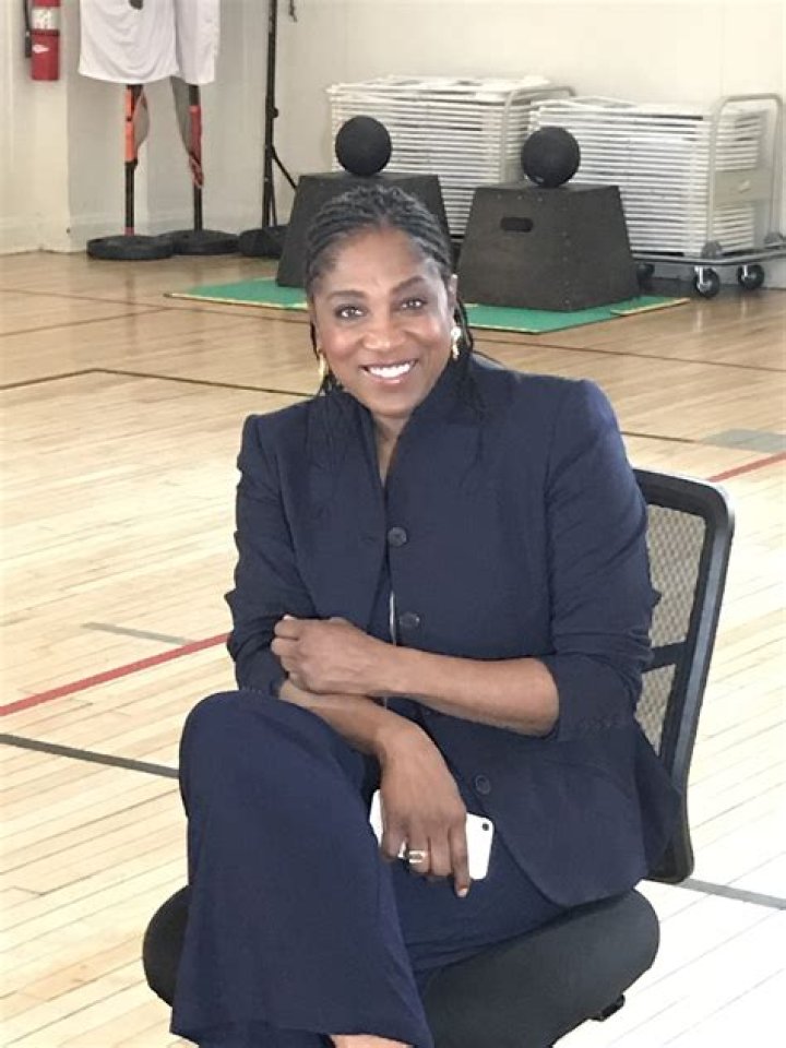Teresa Edwards (Basketball Player) - Age, Birthday, Bio, Facts, Family, Net Worth, Height & More