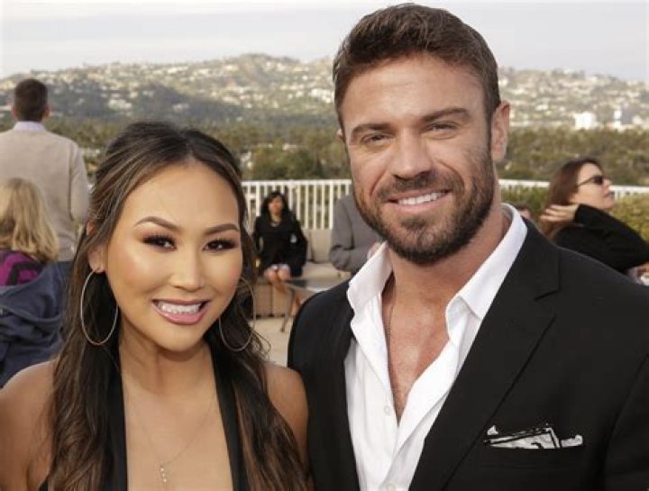 So ‘Famously Single’ Co-Stars Chad Johnson and Dorothy Wang Got Super Cozy Recently (EXCLUSIVE)