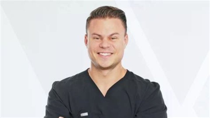 The Bentist (TikTok Star) - Age, Birthday, Bio, Facts, Family, Net Worth, Height & More