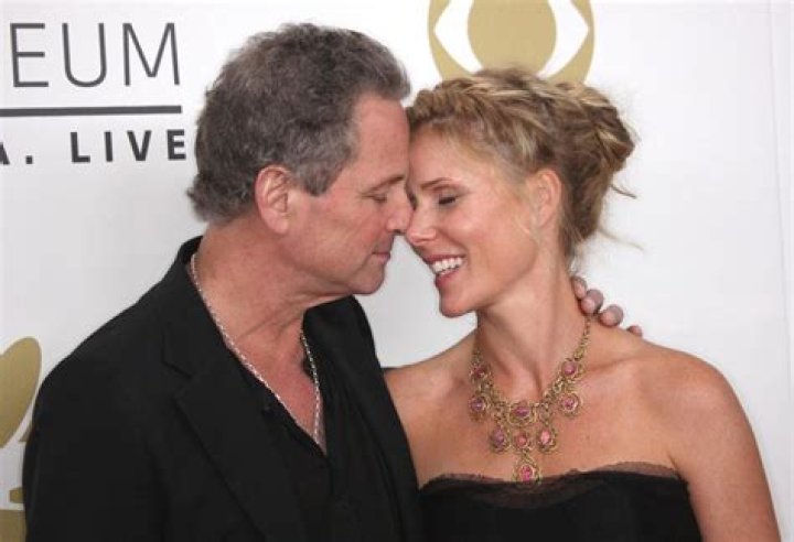 The Truth of Lindsey Buckingham’s Wife – Kristen Messner