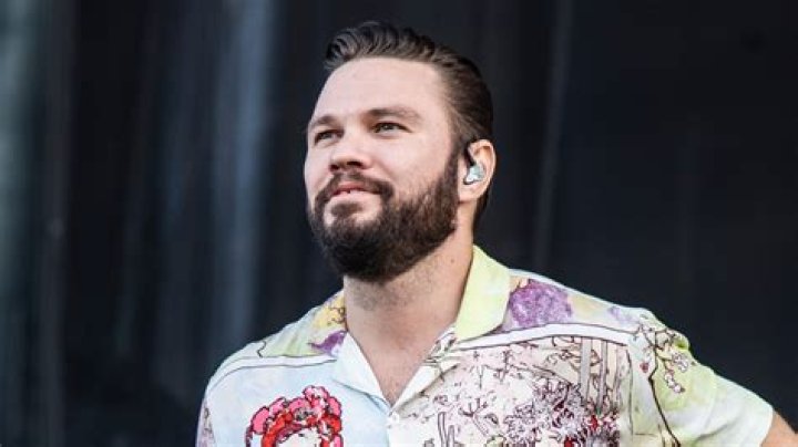 Tilian Pearson (Rock Singer) - Age, Birthday, Bio, Facts, Family, Net Worth, Height & More