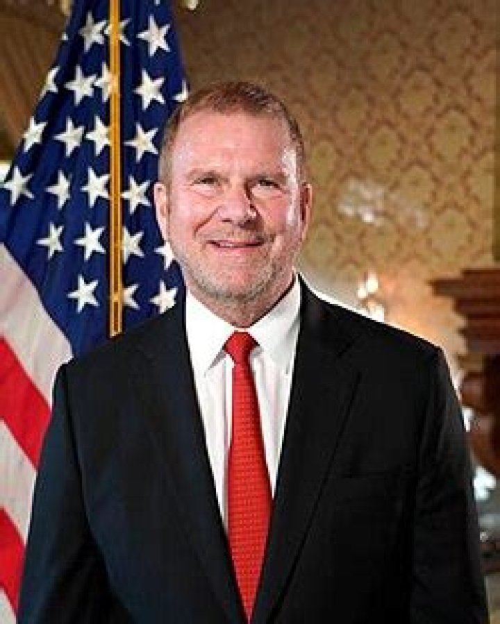 Tilman Fertitta (Entrepreneur) - Age, Birthday, Bio, Facts, Family, Net Worth, Height & More