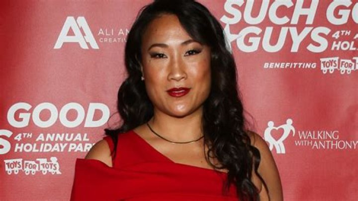 Tina Huang (TV Actress) - Age, Birthday, Bio, Facts, Family, Net Worth, Height & More