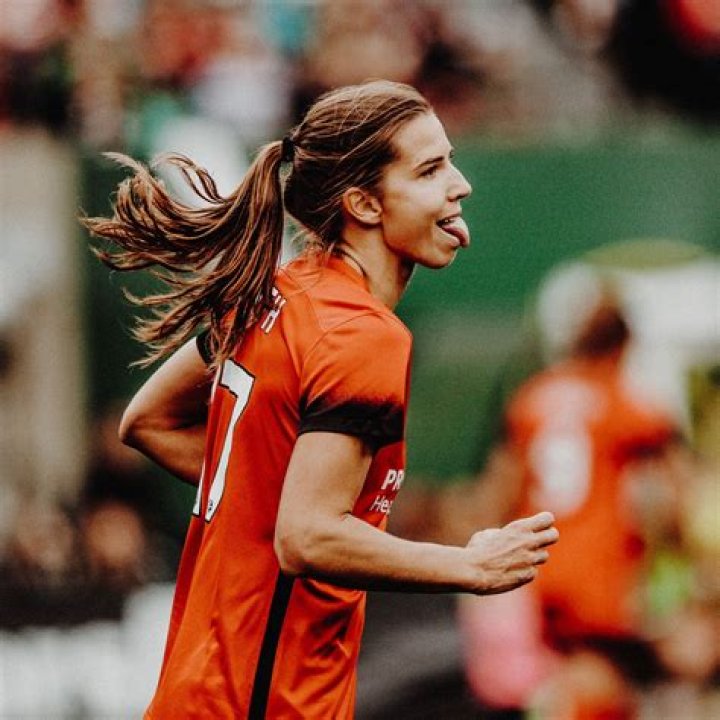 Tobin Heath (Soccer Player) - Age, Birthday, Bio, Facts, Family, Net Worth, Height & More