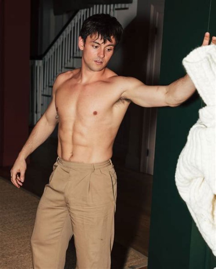 Tom Daley Height, Weight, Net Worth, Age, Birthday, Wikipedia, Who, Nationality, Biography