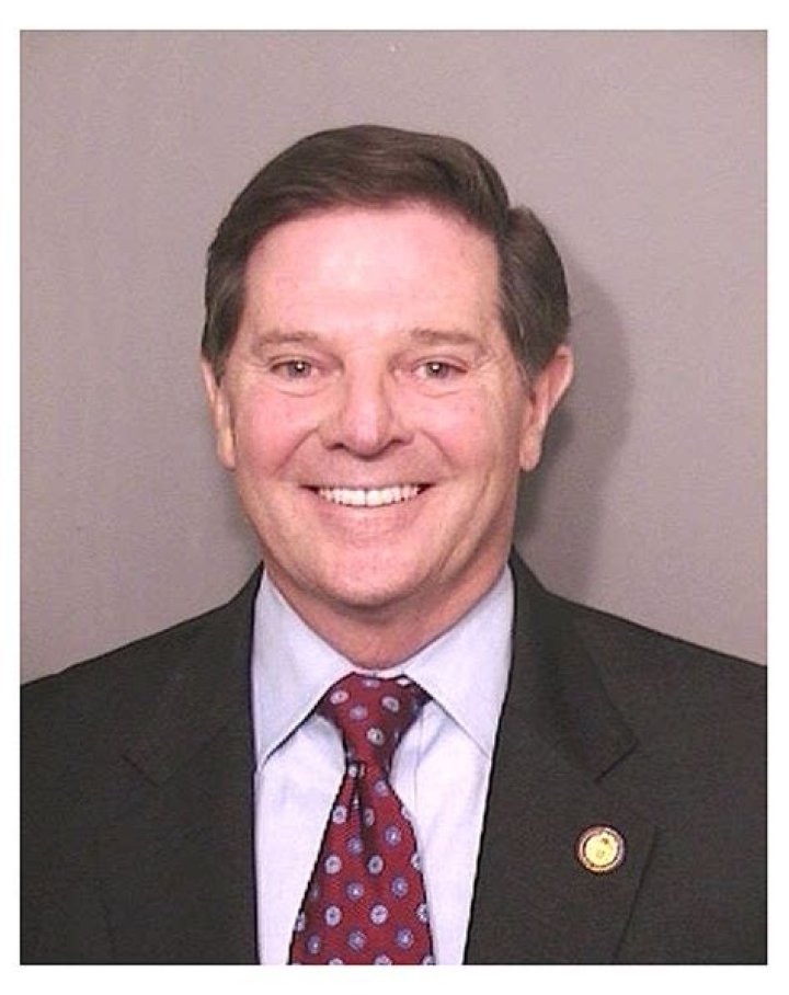 Tom DeLay (Politician) - Age, Birthday, Bio, Facts, Family, Net Worth, Height & More