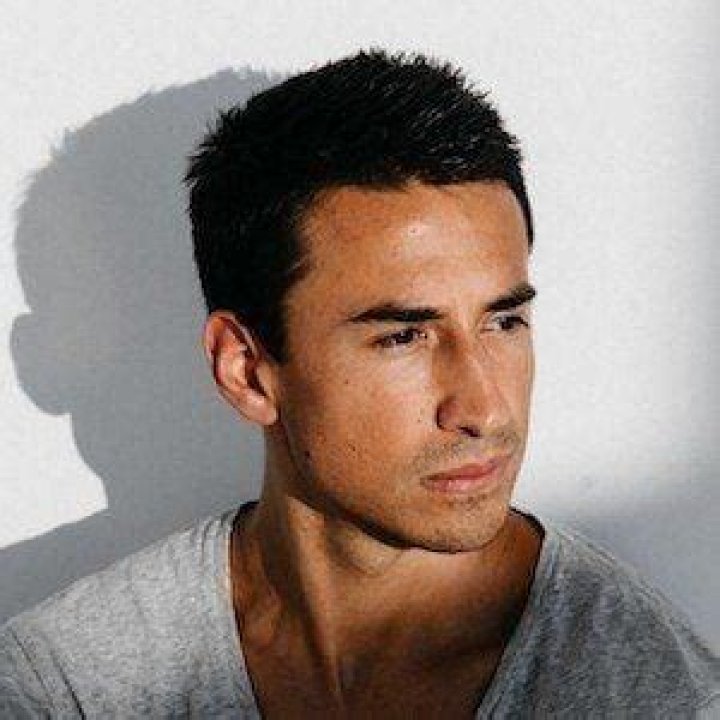 Tom Jauncey (Entrepreneur) - Age, Birthday, Bio, Facts, Family, Net Worth, Height & More