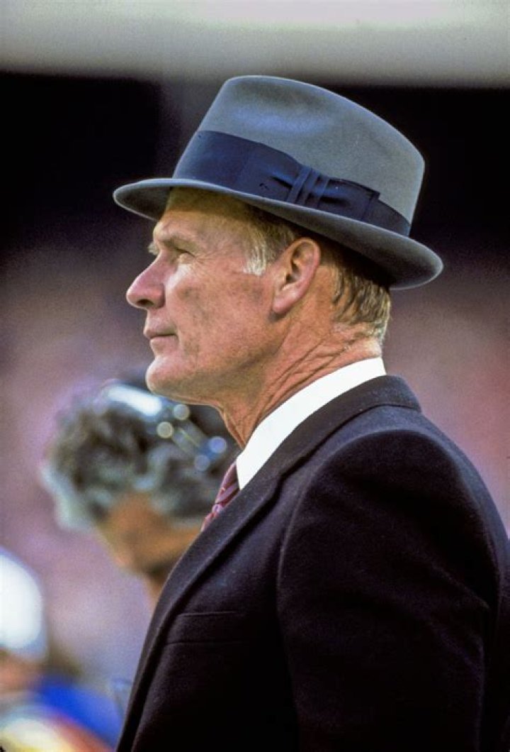 Tom Landry Biography, Age, Height, Wife, Net Worth, Family