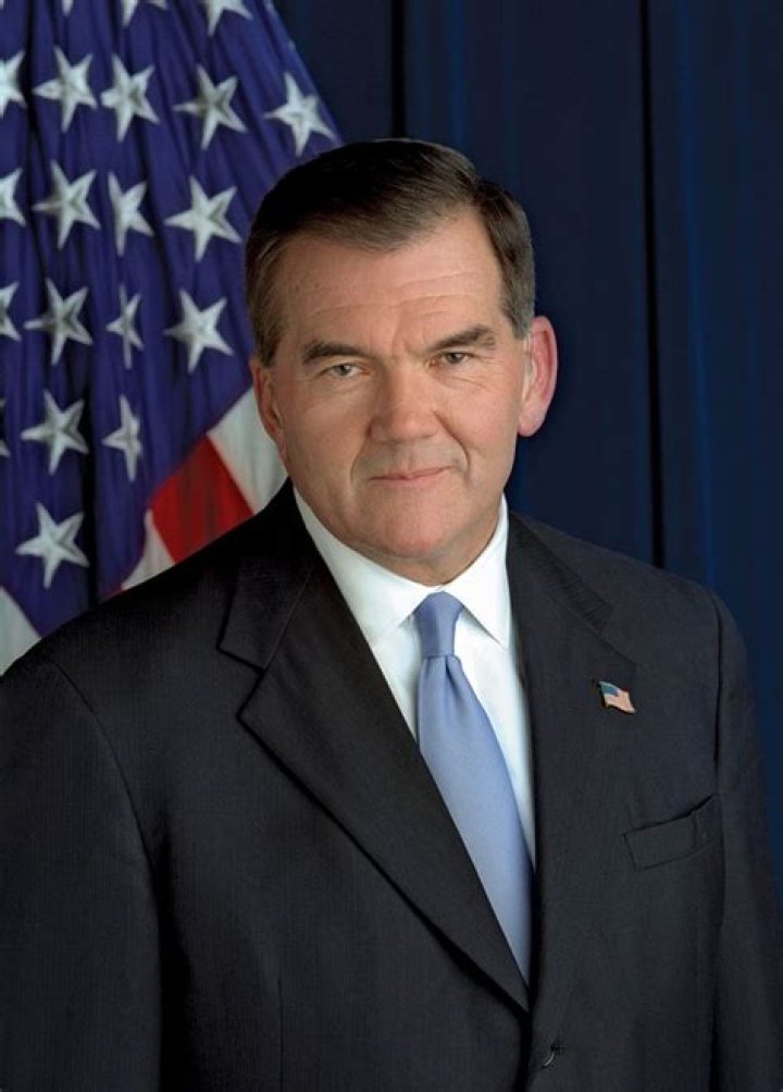 Tom Ridge Biography, Age, Height, Wife, Net Worth, Family