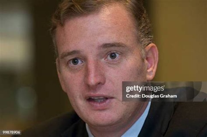 Tom Rooney (Politician) - Age, Birthday, Bio, Facts, Family, Net Worth, Height & More