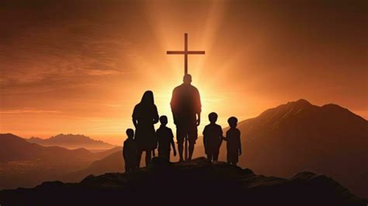 
Tomi Lahren Religion – Is She Christian? Family And Ethnicity 