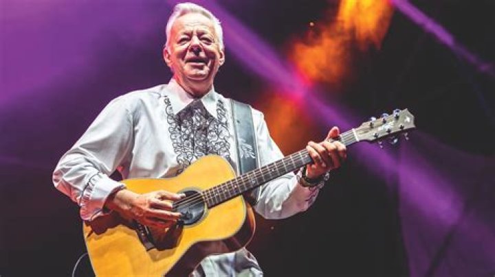 Tommy Emmanuel (Guitarist) - Age, Birthday, Bio, Facts, Family, Net Worth, Height & More