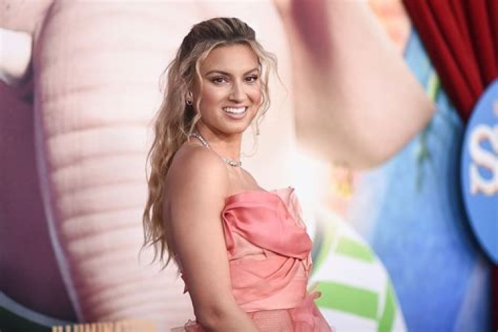 Tori Kelly net worth: How rich is Tori Kelly? Her house, Cars 2022