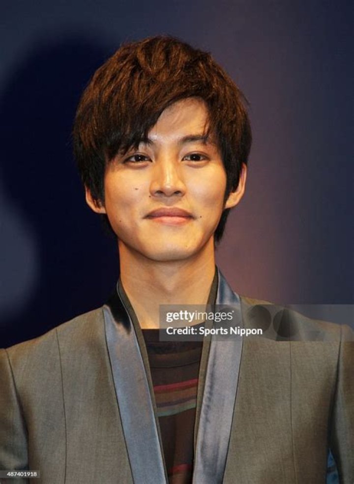 Tori Matsuzaka (TV Actor) - Age, Birthday, Bio, Facts, Family, Net Worth, Height & More