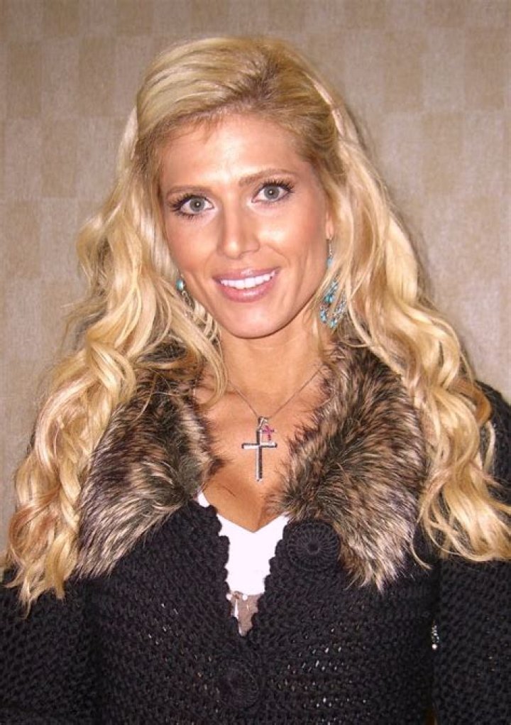 Torrie Wilson (Wrestler) - Age, Birthday, Bio, Facts, Family, Net Worth, Height & More