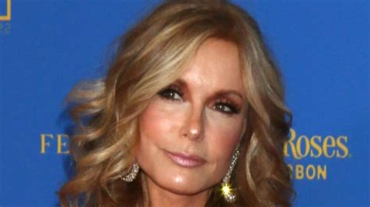 Tracey E. Bregman (Soap Opera Actress) - Age, Birthday, Bio, Facts, Family, Net Worth, Height & More