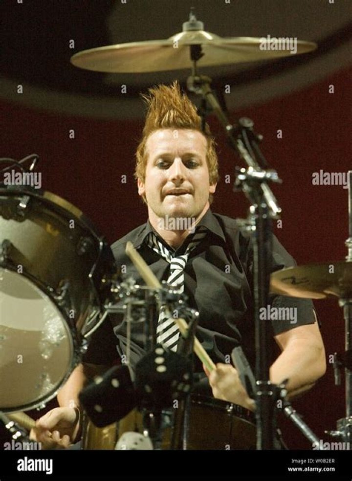 Tre Cool (Drummer) - Age, Birthday, Bio, Facts, Family, Net Worth, Height & More