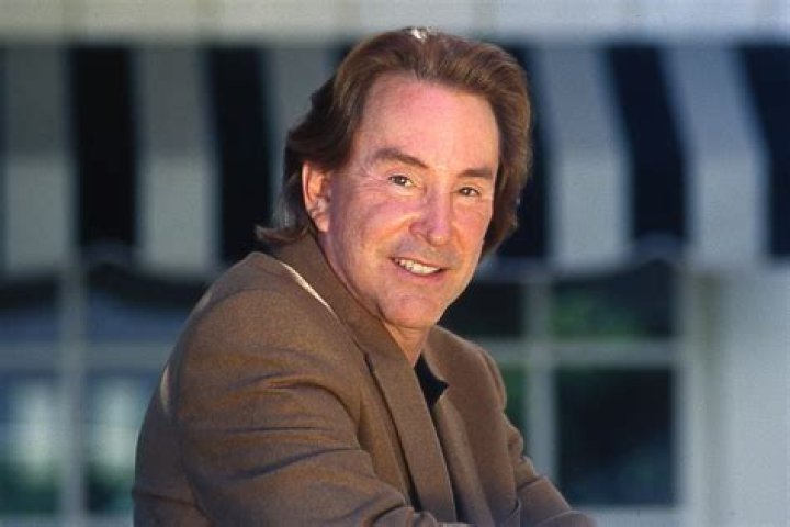 Ty Warner (Entrepreneur) - Age, Birthday, Bio, Facts, Family, Net Worth, Height & More