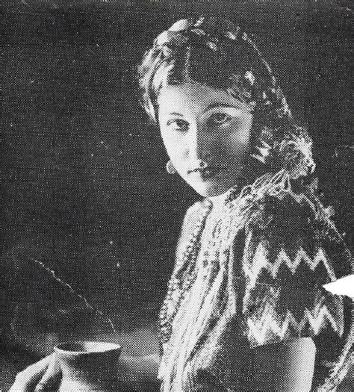 Ula Holt Biography, Age, Height, Husband, Net Worth, Family