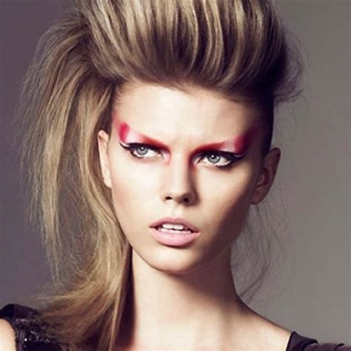 Val Garland (Makeup Artist) - Age, Birthday, Bio, Facts, Family, Net Worth, Height & More