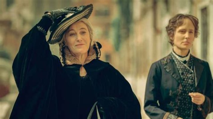 Bio, Age, Husband, Net worth, Kids, Family, Height, Movies & More