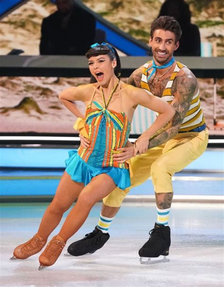 Vanessa Bauer [Ice Skater] Wiki, Biography, Age, Height, Net Worth, Boyfriend, Family, Parents & More