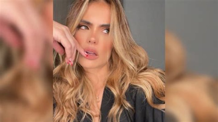 Vaneza Pelaez (Model) - Age, Birthday, Bio, Facts, Family, Net Worth, Height & More