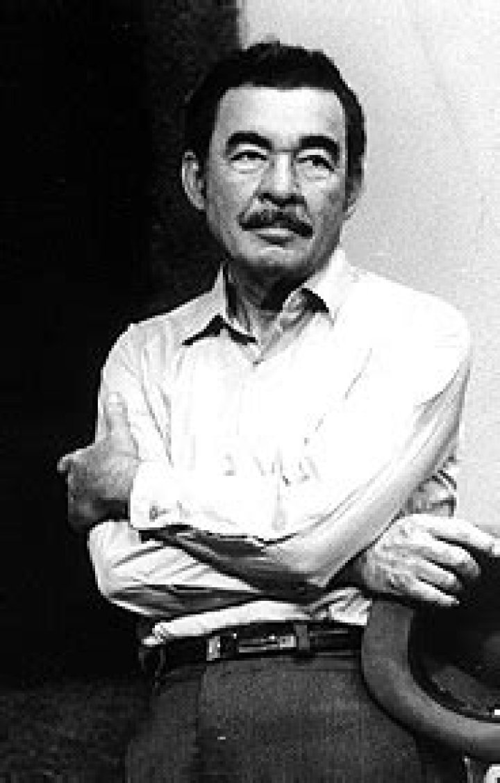 Víctor Arrillaga Biography, Age, Height, Wife, Net Worth, Family