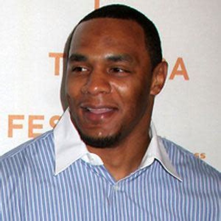 Victor Hobson (Football Player) - Age, Birthday, Bio, Facts, Family, Net Worth, Height & More