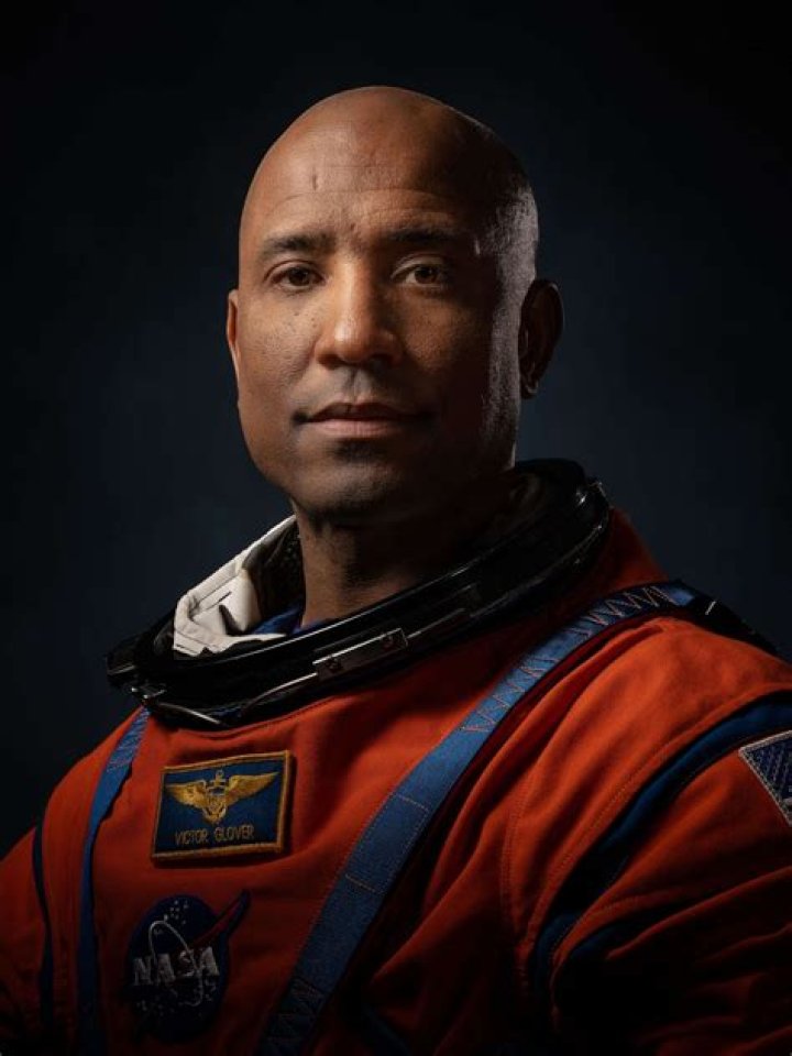 Victor J Glover Height, Weight, Net Worth, Age, Birthday, Wikipedia, Who, Instagram, Biography