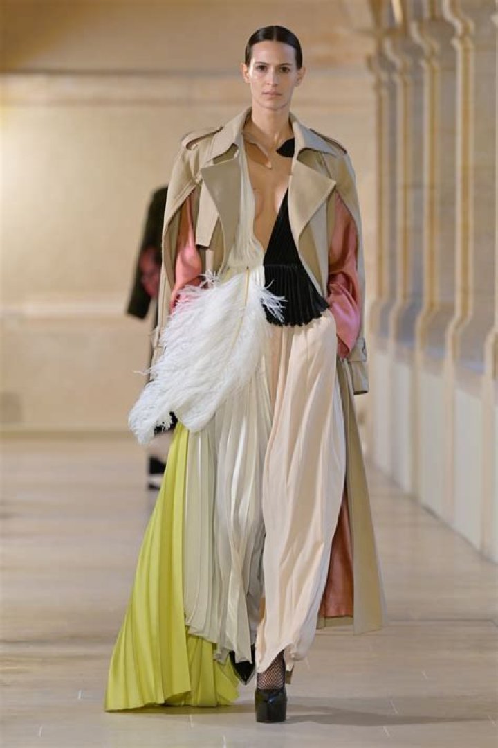 Victoria Beckham Biography, Age, Height, Husband, Net Worth, Family